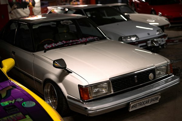 Transformez vos robes à motifs géométriques pour un look ultra-moderne et branché !