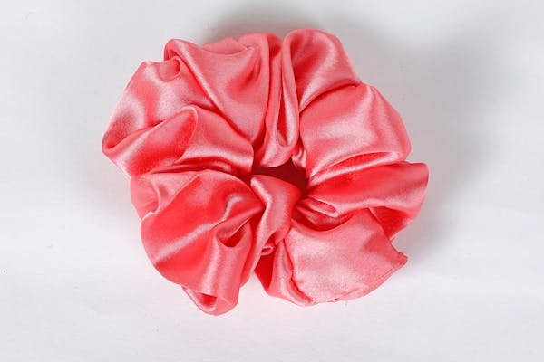 Chouchou en soie : l'élégance pour vos cheveux